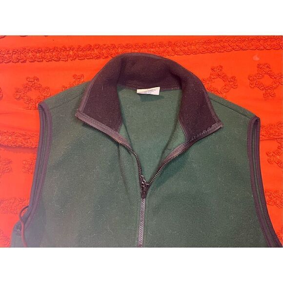 Timberline Colorado green vest zipper 2 pockets on each side on front. Mock col - Picture 9 of 11